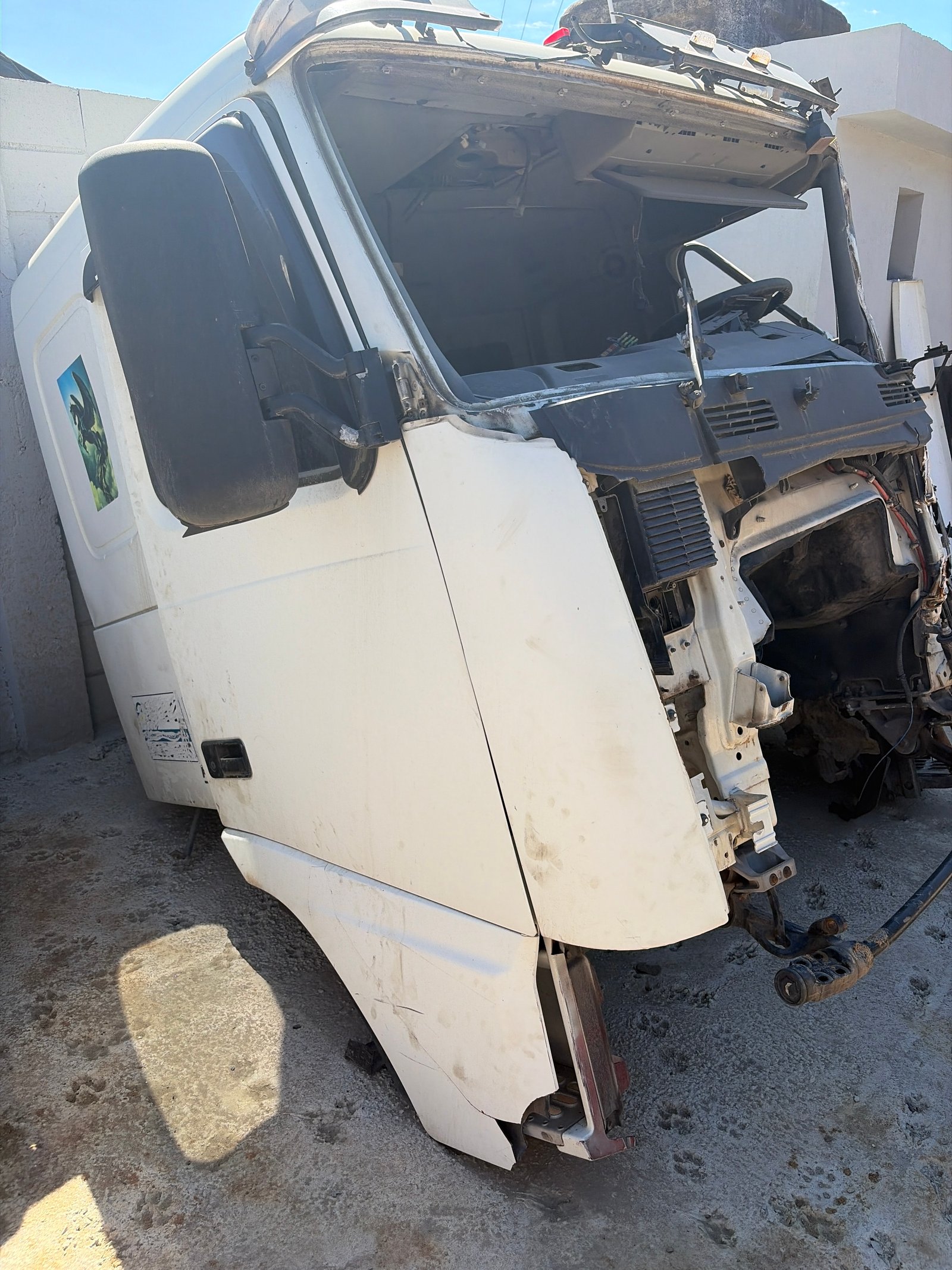 CABINE VOLVO FH ANO 2009 SUCATA